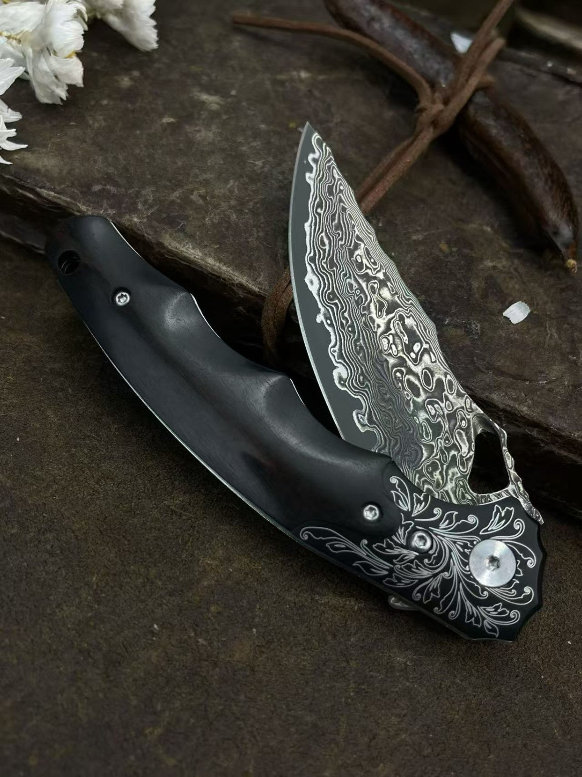 New VG10 Damascus Blade Wood Handle Outdoor Utility Folding Knife VTF41B