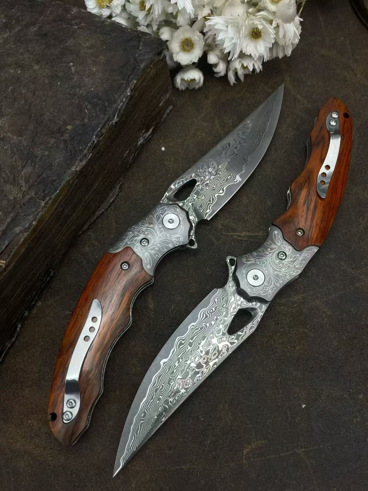 8'' New Folding Knife VG10 Damascus Blade Wood Handle Camping Knife VTF41