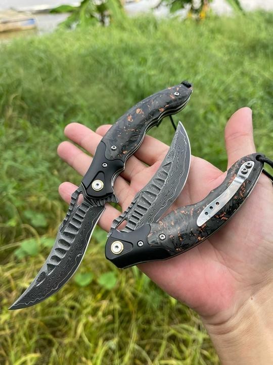 New Fast Opening VG10 Damascus Steel Blade Pocket Camping Folding Knife VTF104