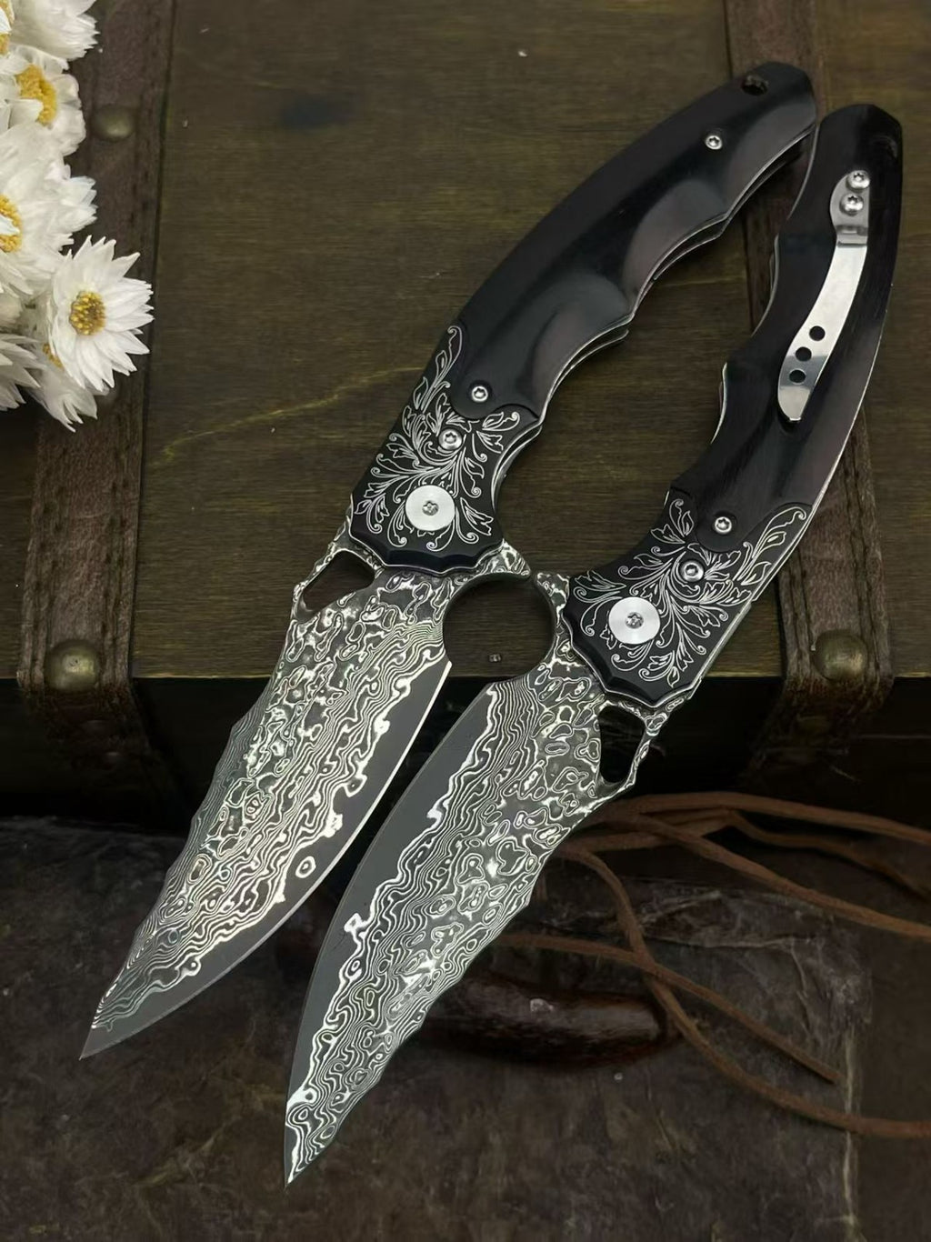 New VG10 Damascus Blade Wood Handle Outdoor Utility Folding Knife VTF41B