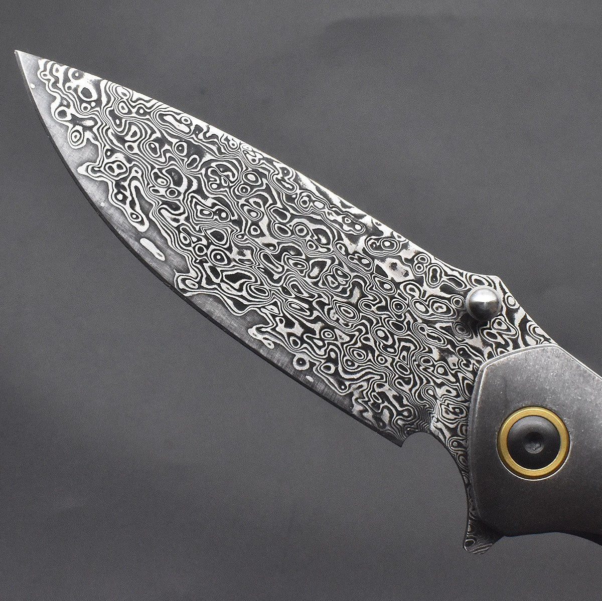 New Folding Knife VG10 Damascus Blade Wood Handle Outdoor PocketKnife VTF38