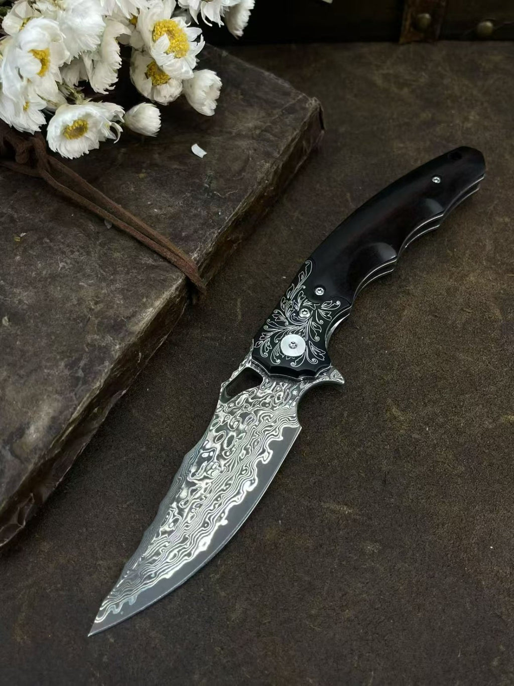 New VG10 Damascus Blade Wood Handle Outdoor Utility Folding Knife VTF41B