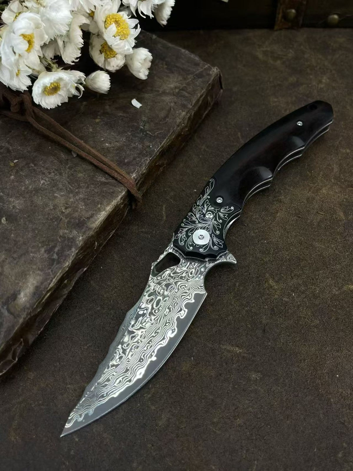 New VG10 Damascus Blade Wood Handle Outdoor Utility Folding Knife VTF41B