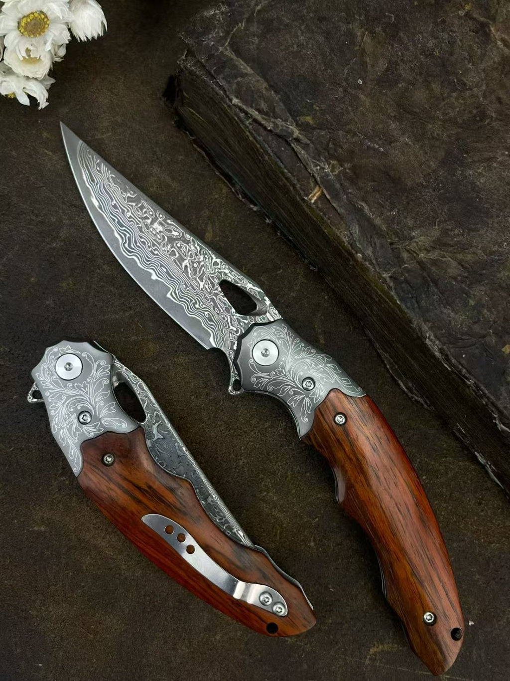 8'' New Folding Knife VG10 Damascus Blade Wood Handle Camping Knife VTF41